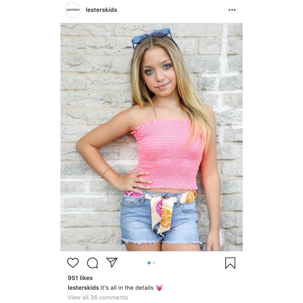 Denim Shorts w/ Twilly Belt - Picture 3 of 4